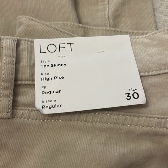 LOFT Skinny Pants in Beige - Picture 2 of 5